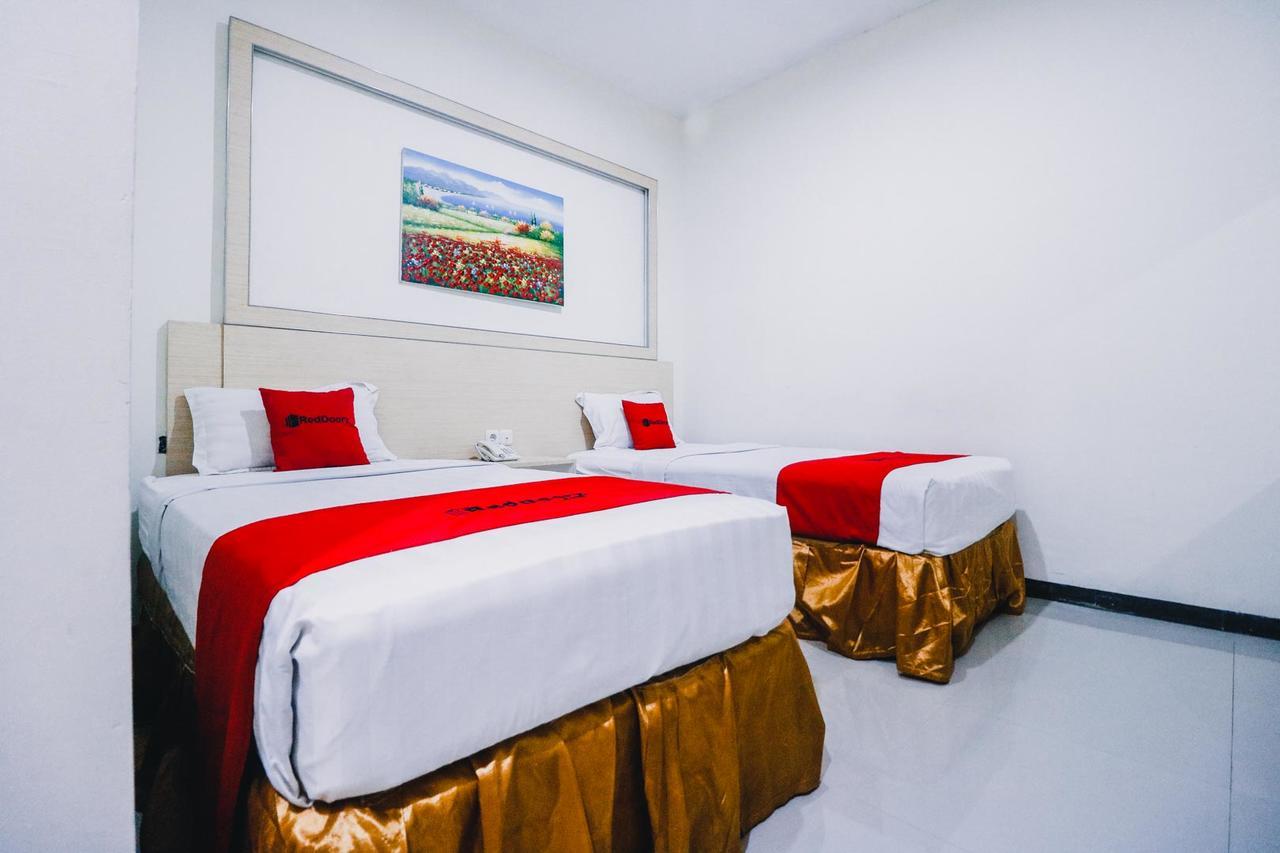 Reddoorz Plus Near Sultan Hasanuddin Airport Макасар Екстериор снимка