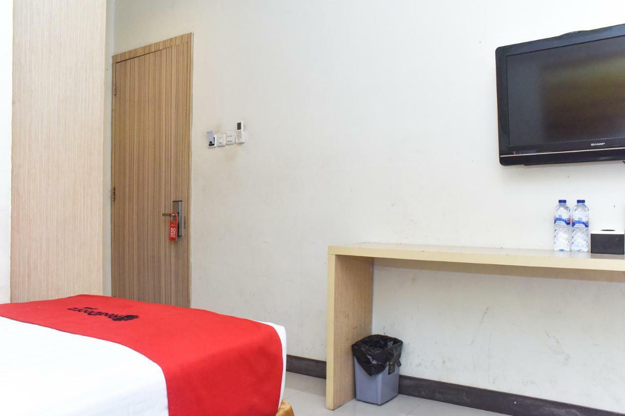 Reddoorz Plus Near Sultan Hasanuddin Airport Макасар Екстериор снимка