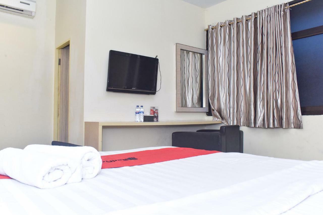 Reddoorz Plus Near Sultan Hasanuddin Airport Макасар Екстериор снимка