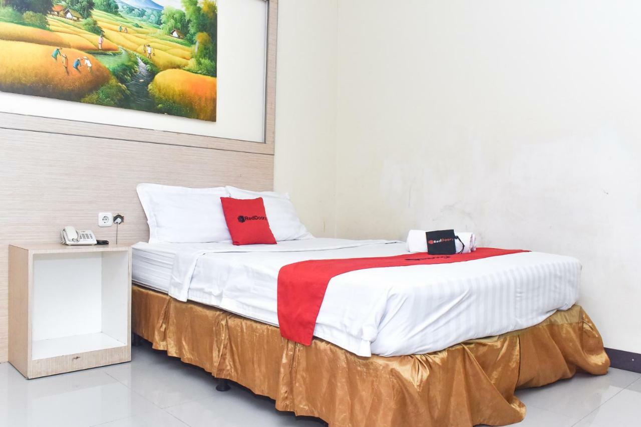 Reddoorz Plus Near Sultan Hasanuddin Airport Макасар Екстериор снимка
