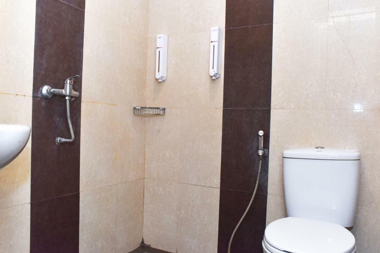 Reddoorz Plus Near Sultan Hasanuddin Airport Макасар Екстериор снимка
