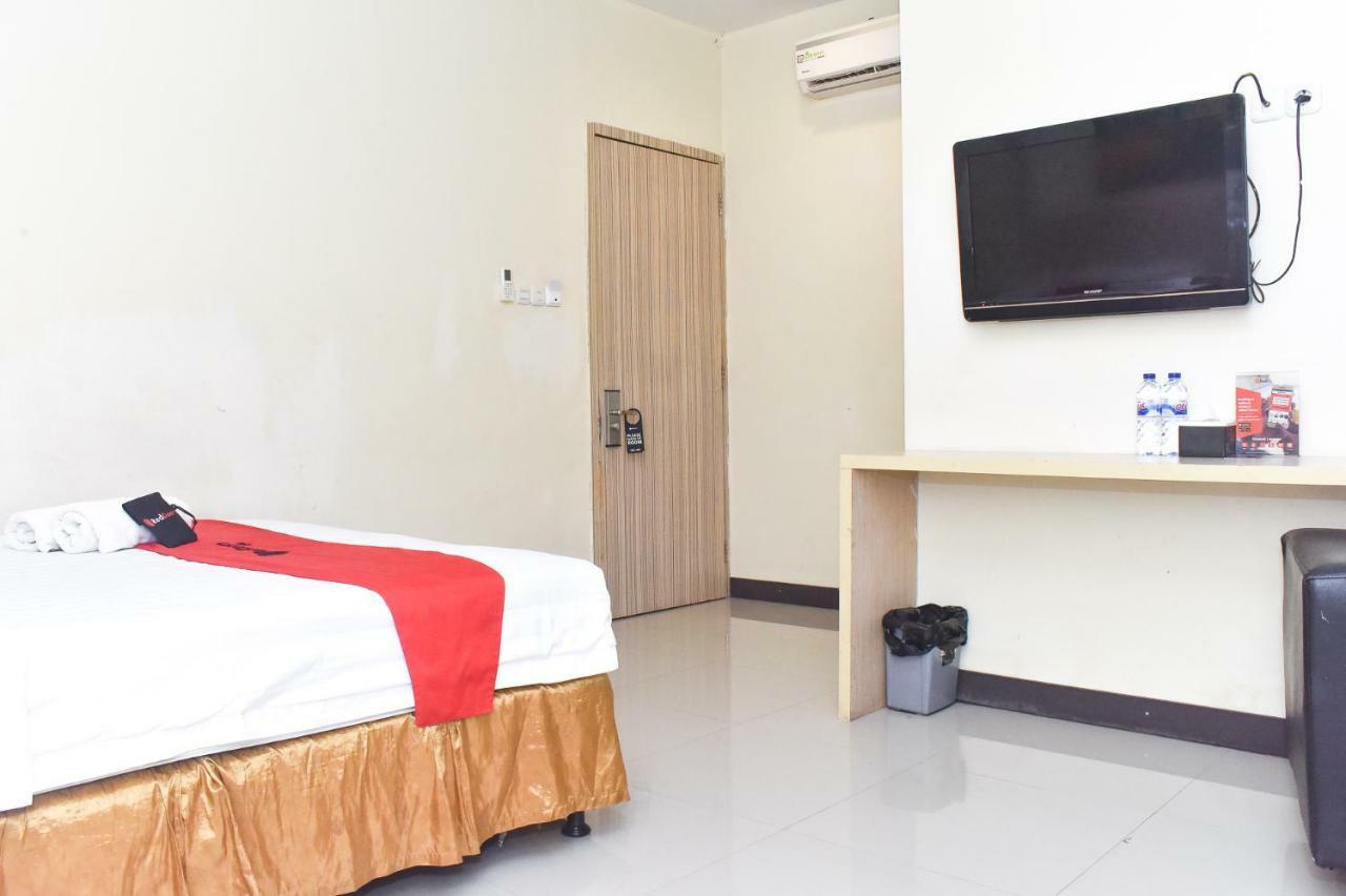 Reddoorz Plus Near Sultan Hasanuddin Airport Макасар Екстериор снимка