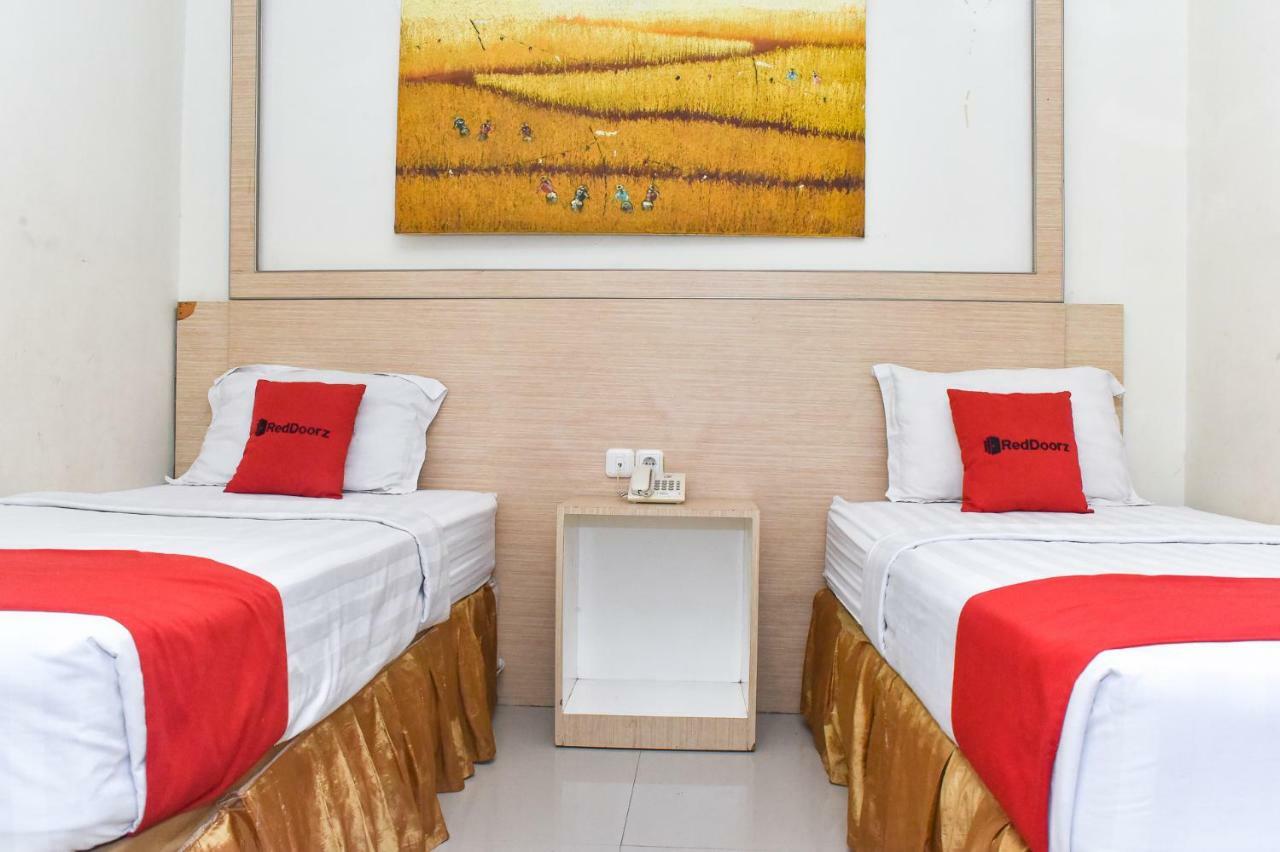 Reddoorz Plus Near Sultan Hasanuddin Airport Макасар Екстериор снимка