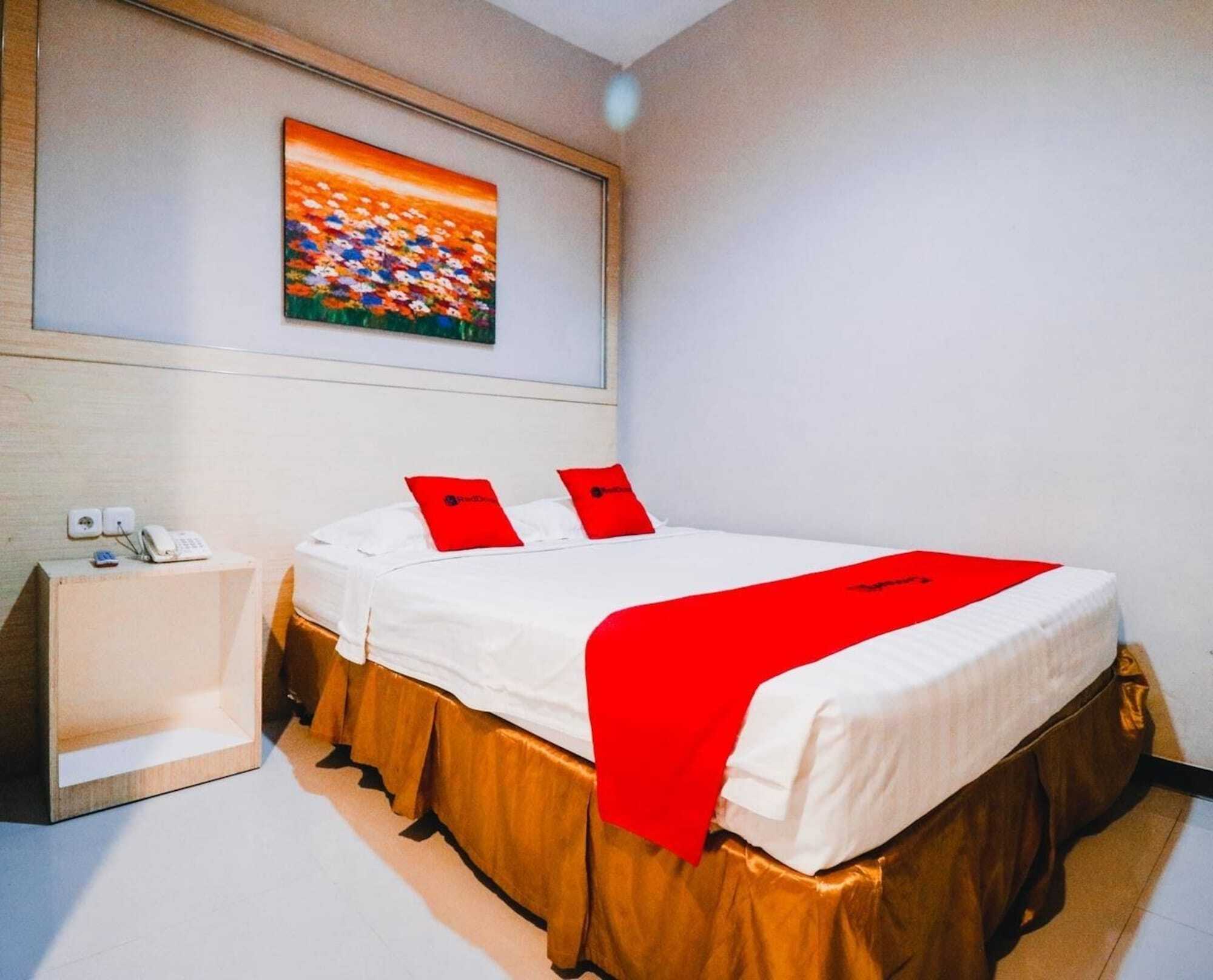 Reddoorz Plus Near Sultan Hasanuddin Airport Макасар Екстериор снимка